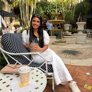 Meet your Posher, Rebecca